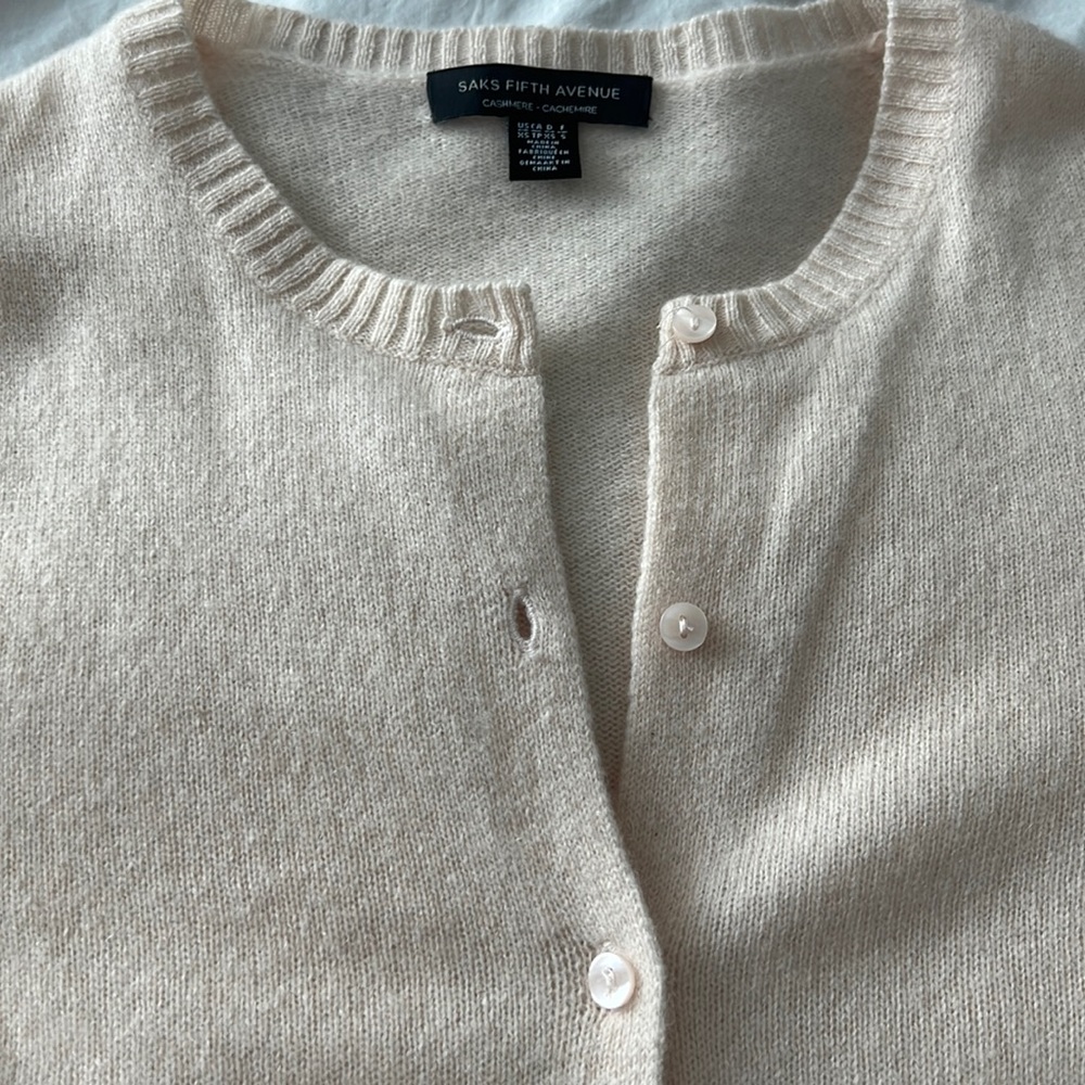 Saks fifth avenue 100% cashmere cardigan